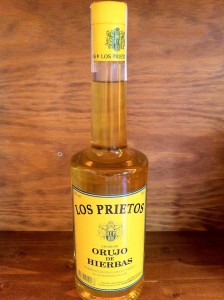 Licor de hierbas Los Prietos